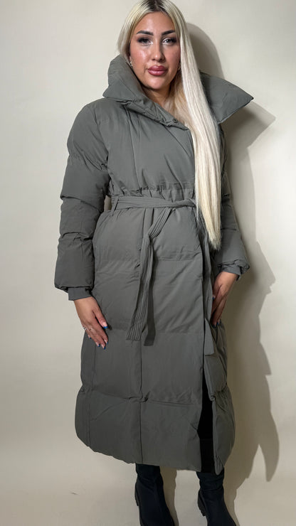 Lange Winterjacken mit Kragen und Gürtel