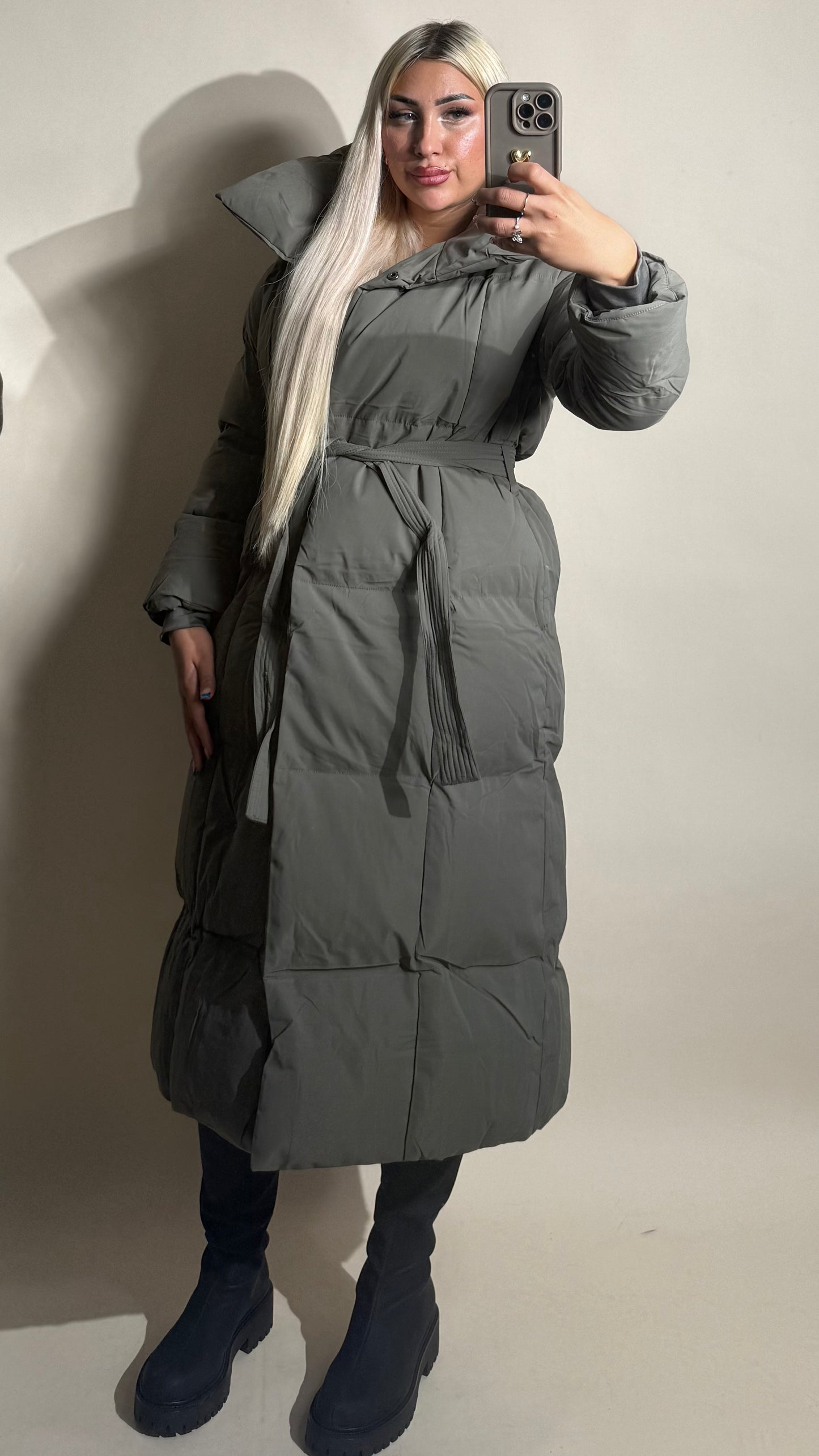 Lange Winterjacken mit Kragen und Gürtel
