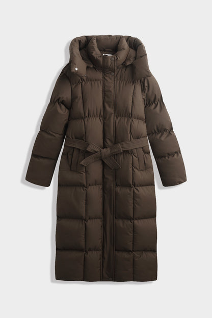 Lange Winterjacke mit Kapuze und Bindegürtel